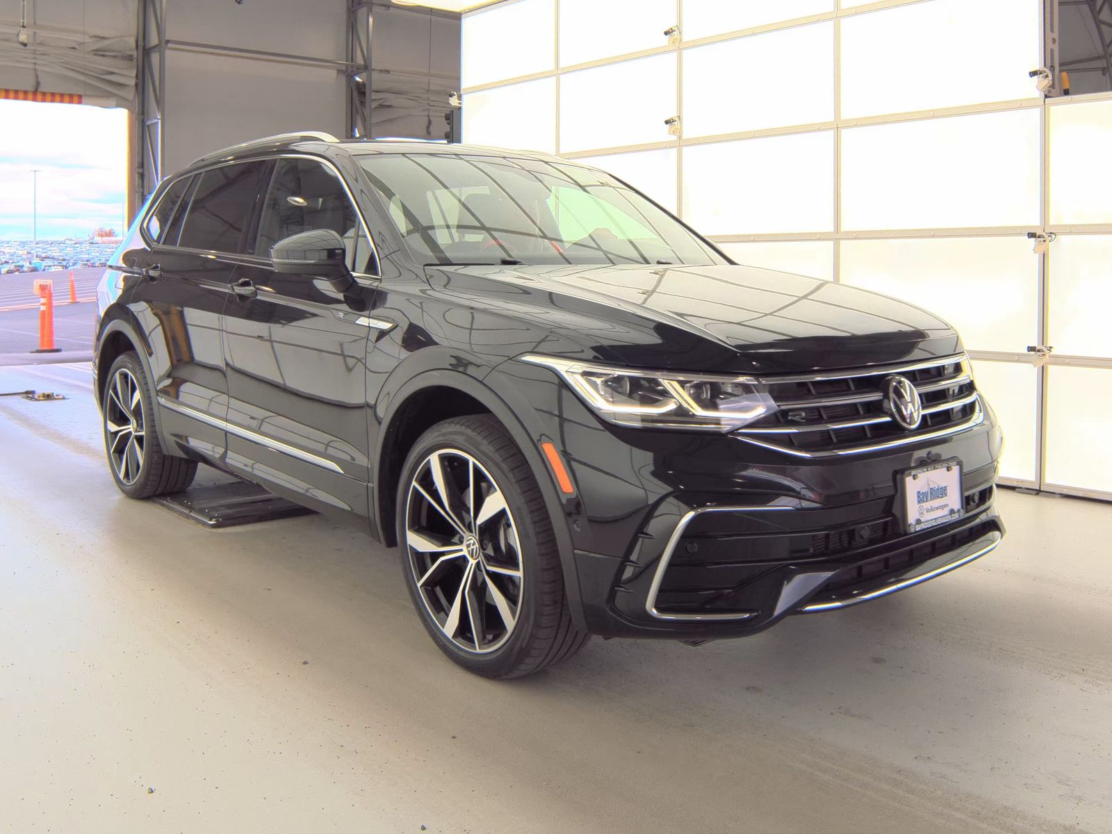 2022 Volkswagen Tiguan 2.0T SEL R-Line AWD