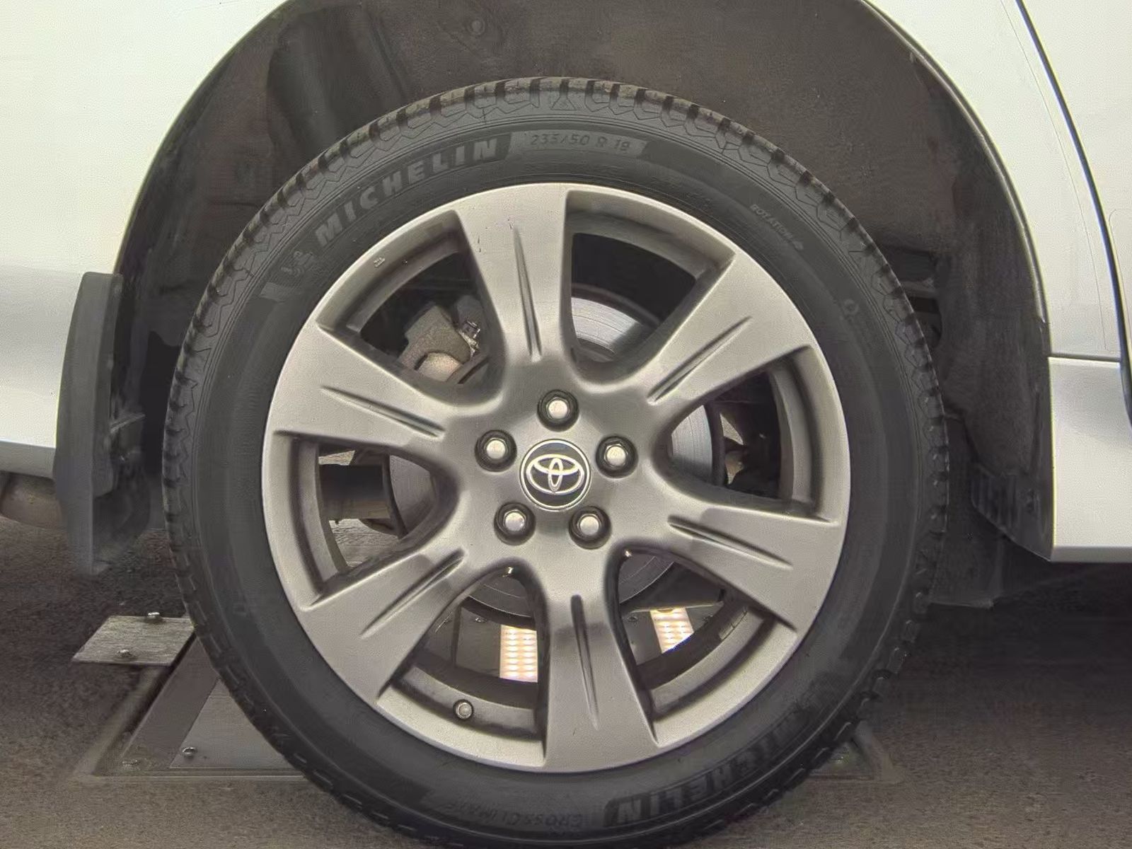 2020 Toyota Sienna SE FWD