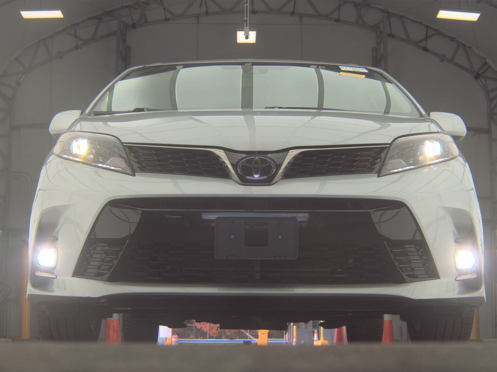 2020 Toyota Sienna SE FWD