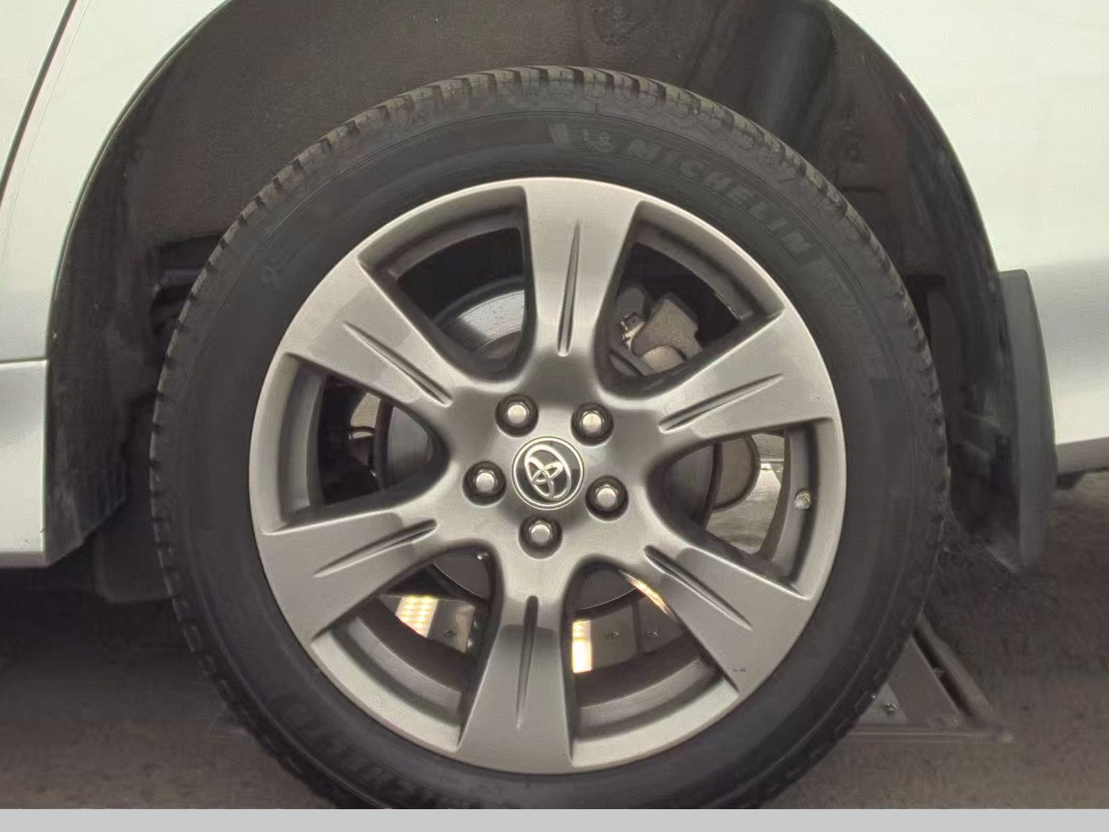 2020 Toyota Sienna SE FWD