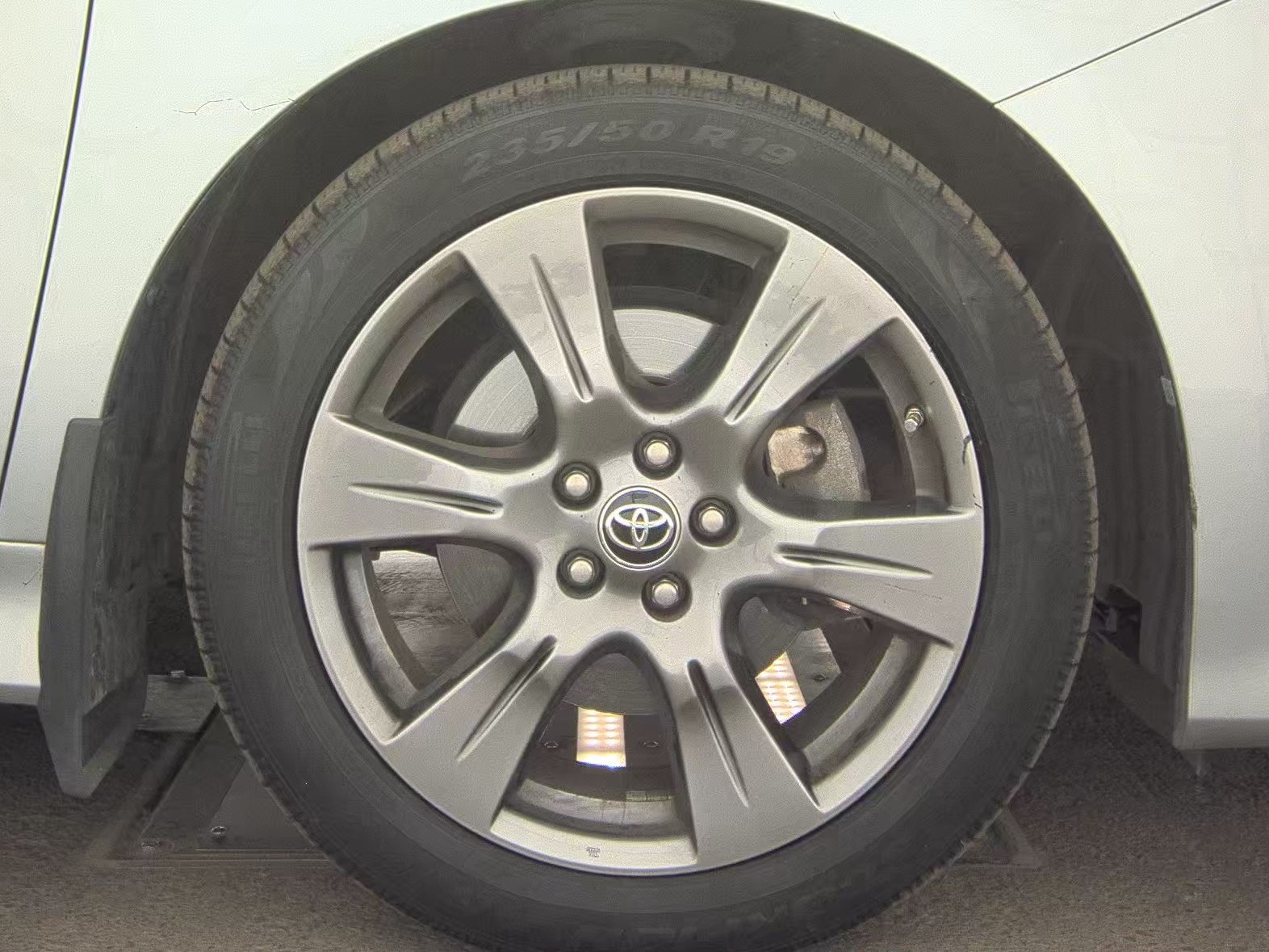 2020 Toyota Sienna SE FWD