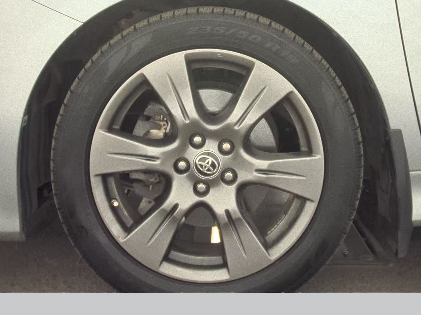 2020 Toyota Sienna SE FWD