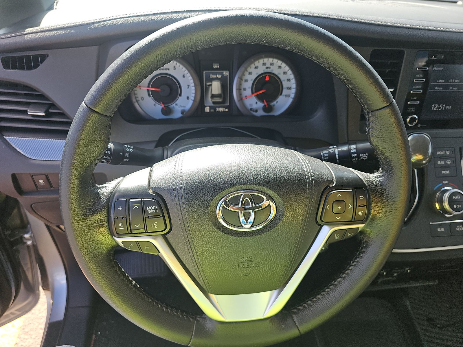 2020 Toyota Sienna SE FWD