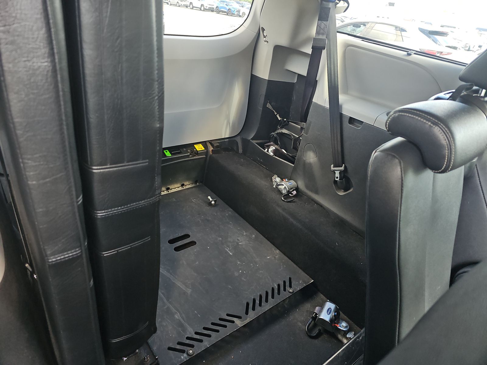 2020 Toyota Sienna SE FWD