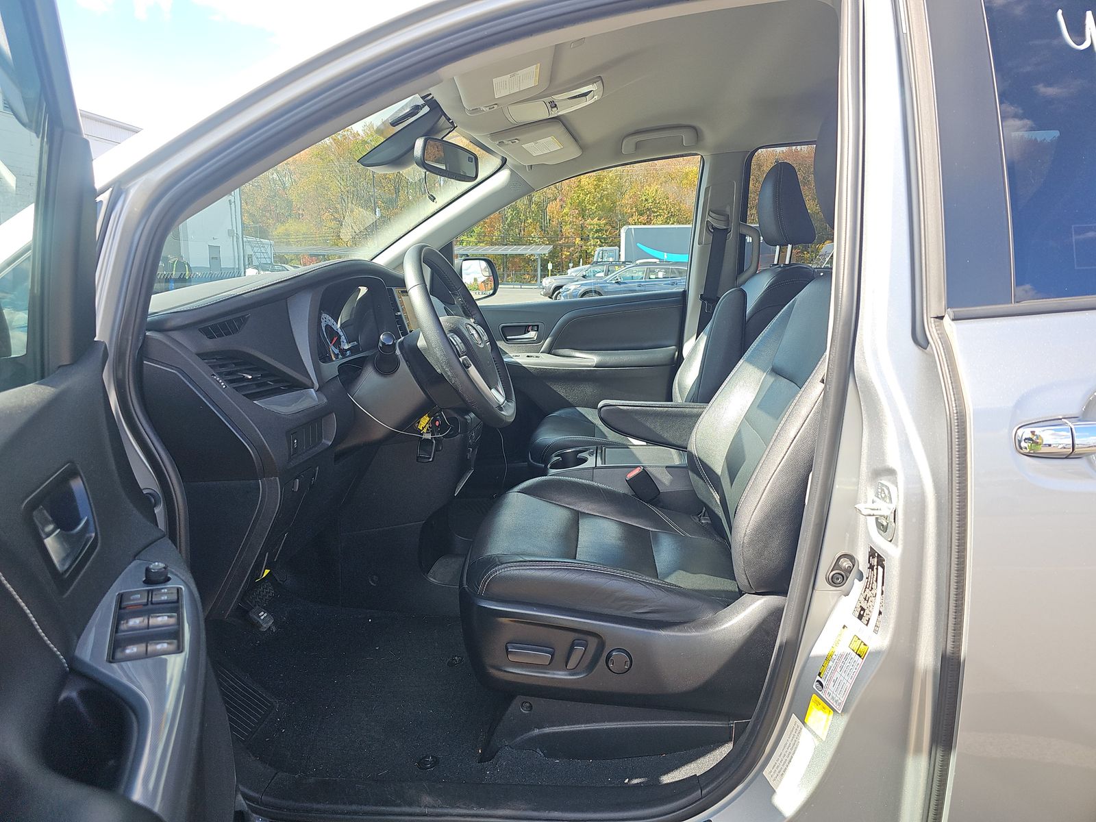 2020 Toyota Sienna SE FWD