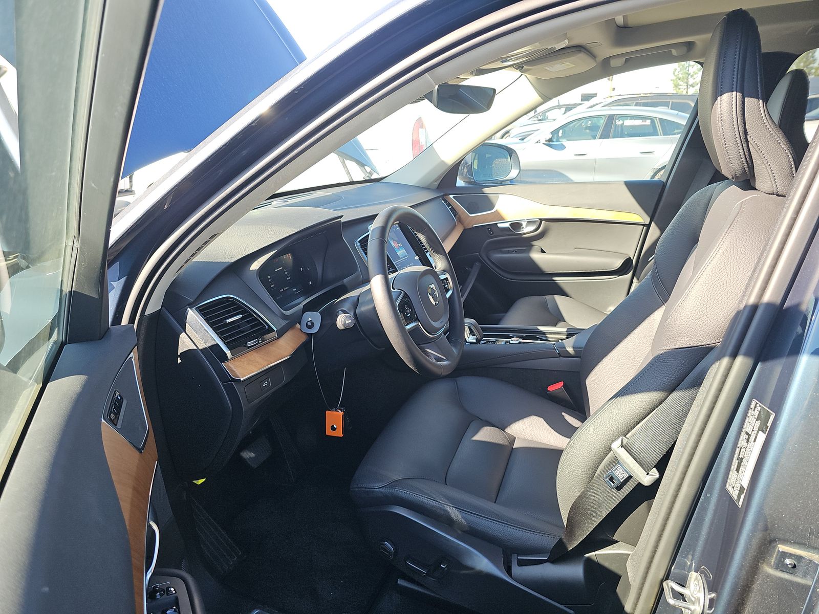 2025 Volvo XC90 B6 Plus AWD