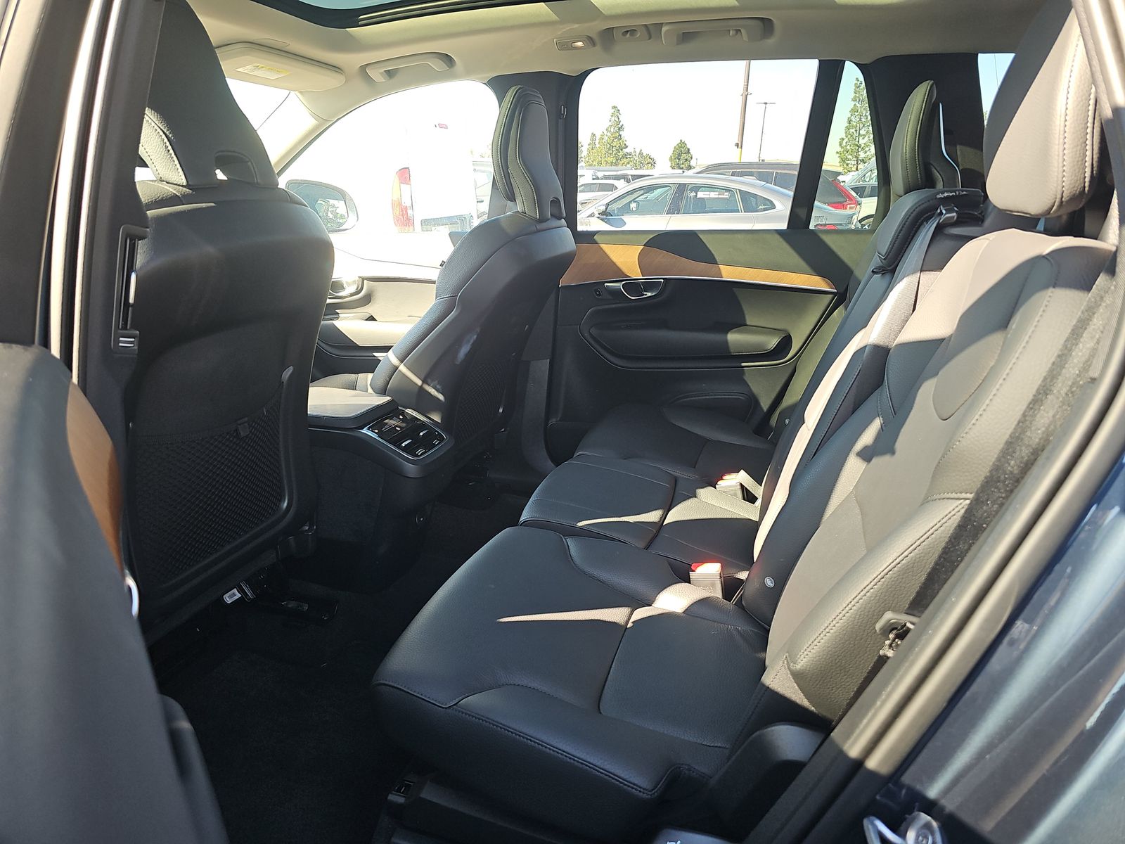 2025 Volvo XC90 B6 Plus AWD