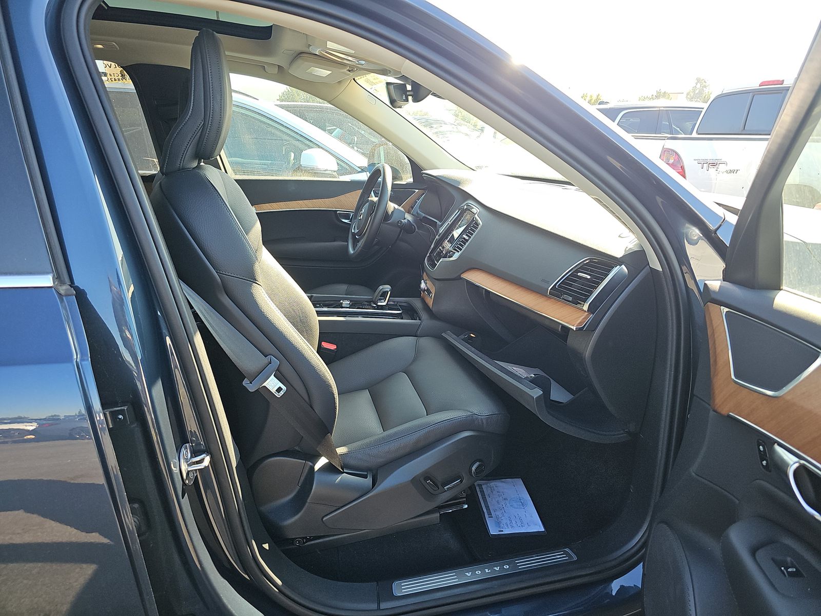 2025 Volvo XC90 B6 Plus AWD