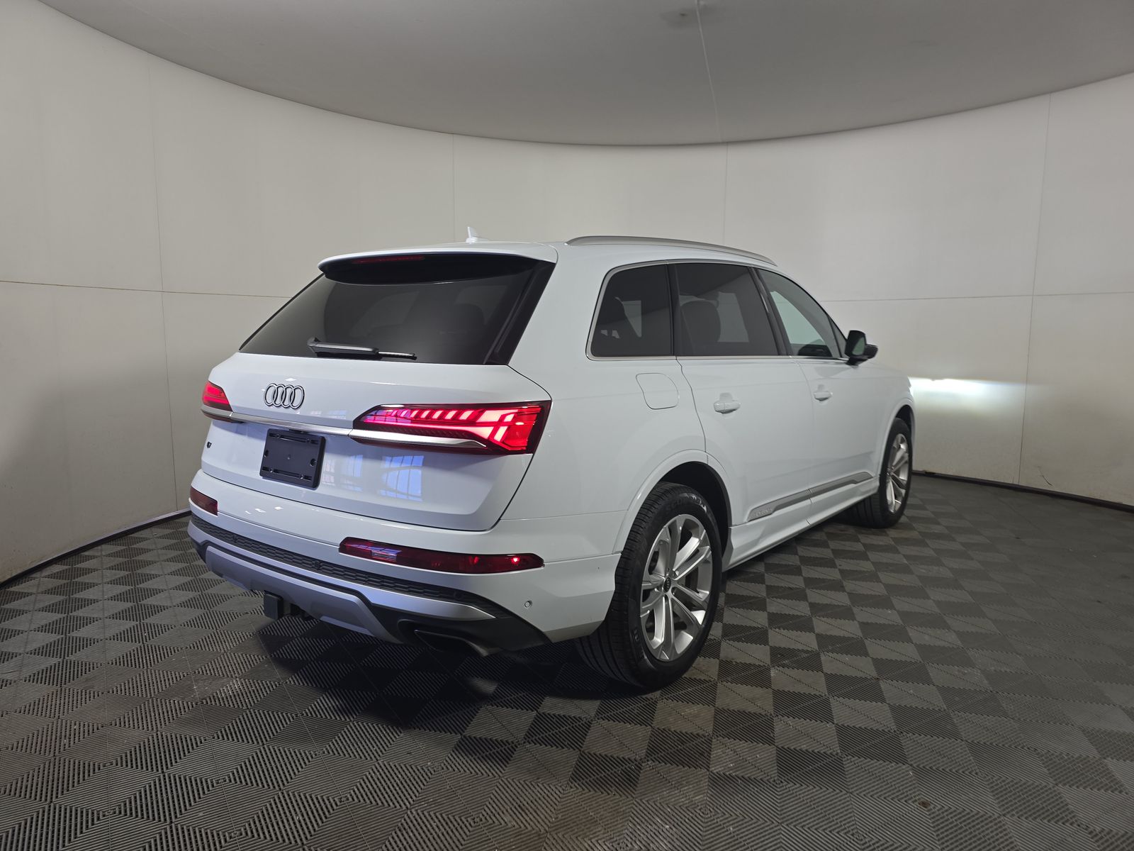 2025 Audi Q7 Premium Plus AWD