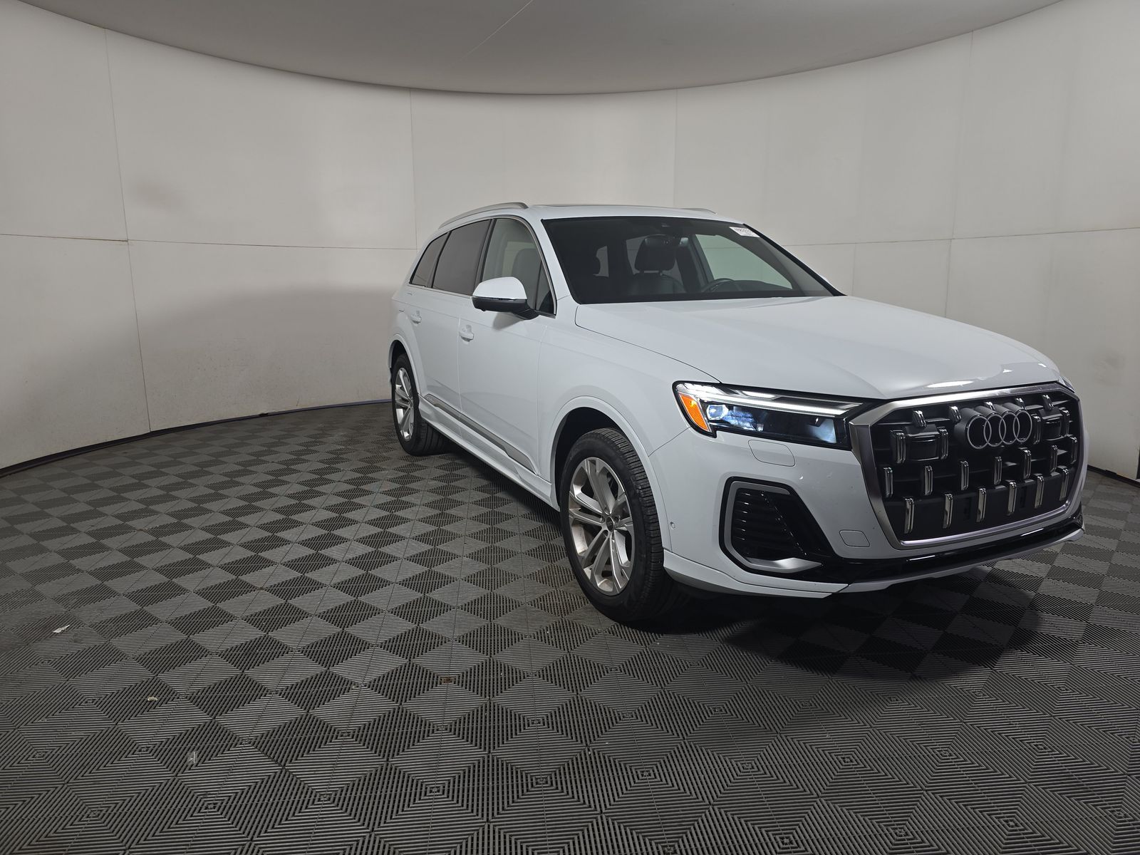 2025 Audi Q7 Premium Plus AWD