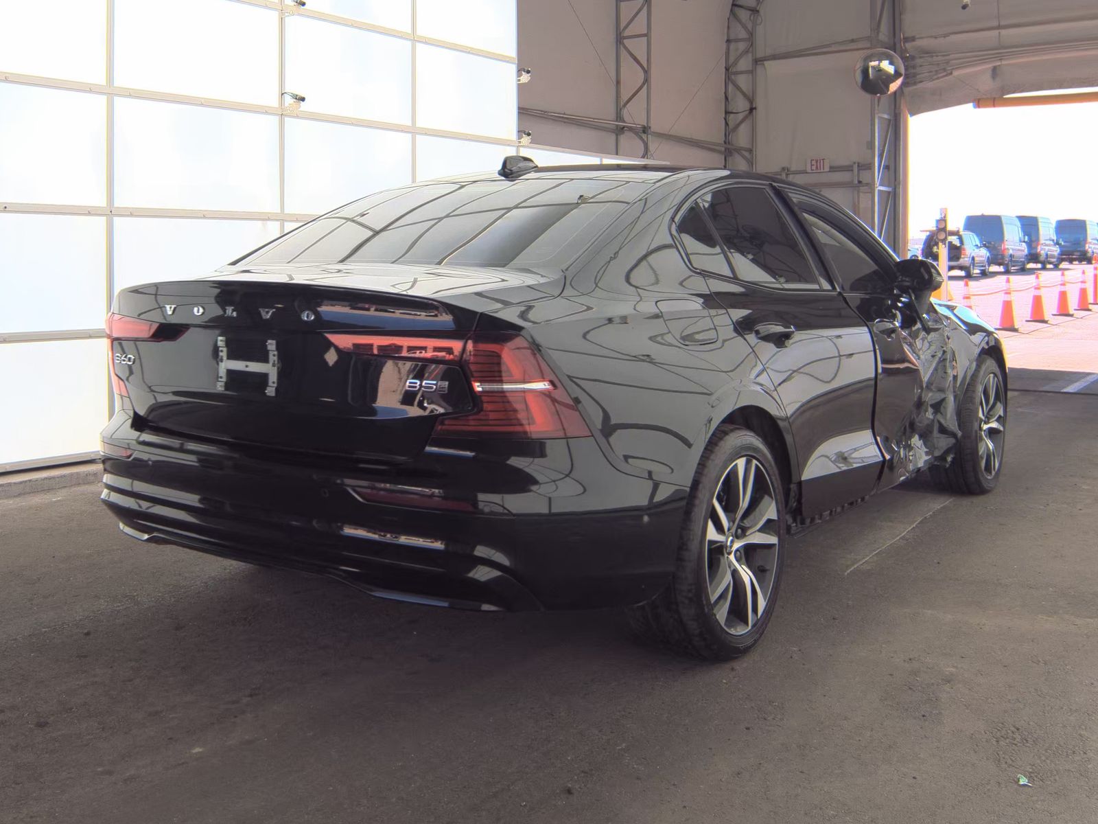 2024 Volvo S60 B5 Plus Dark Theme AWD