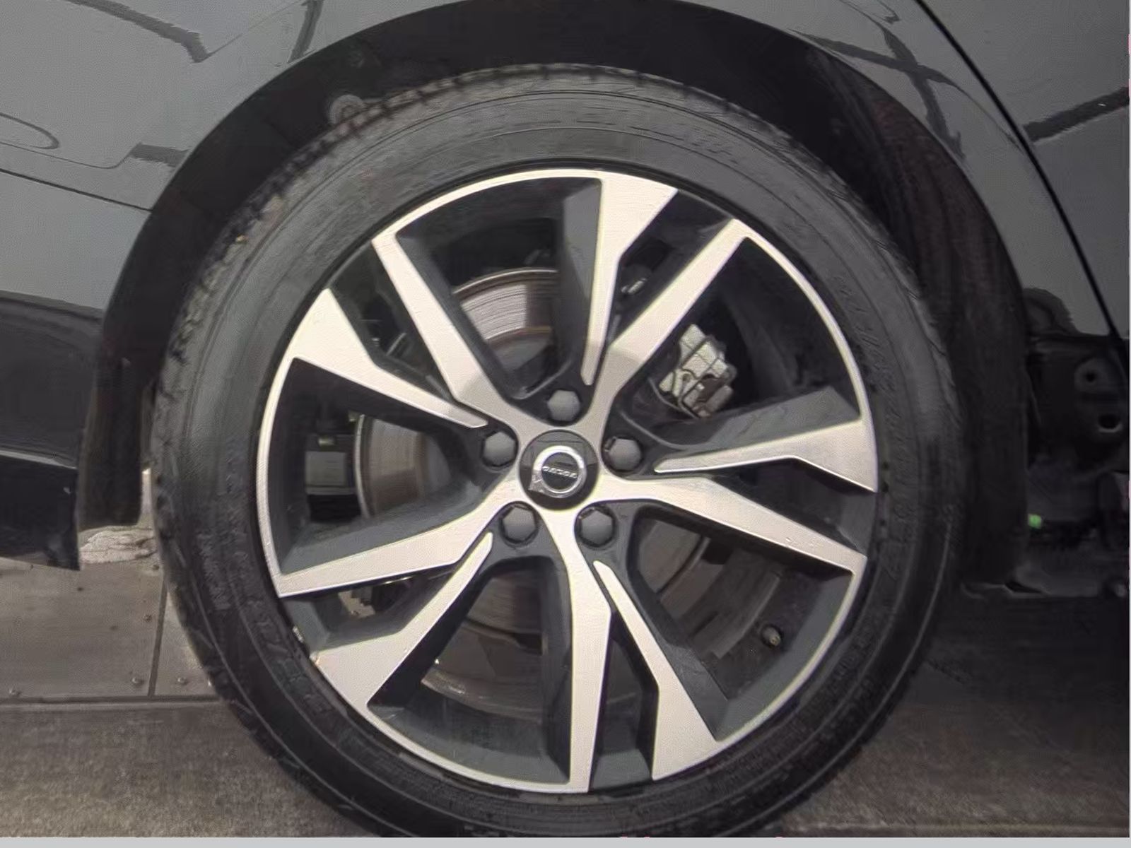 2024 Volvo S60 B5 Plus Dark Theme AWD