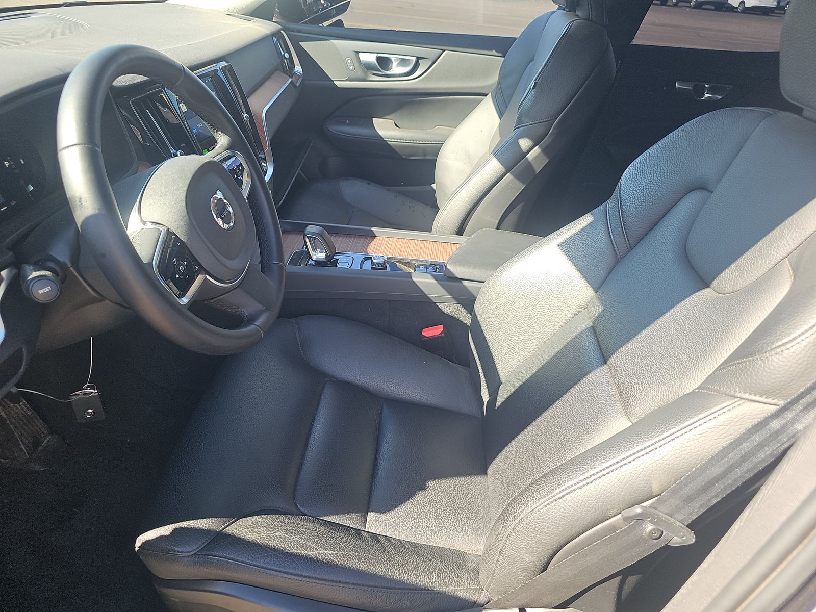 2024 Volvo S60 B5 Plus Dark Theme AWD