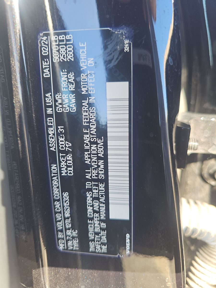 2024 Volvo S60 B5 Plus Dark Theme AWD