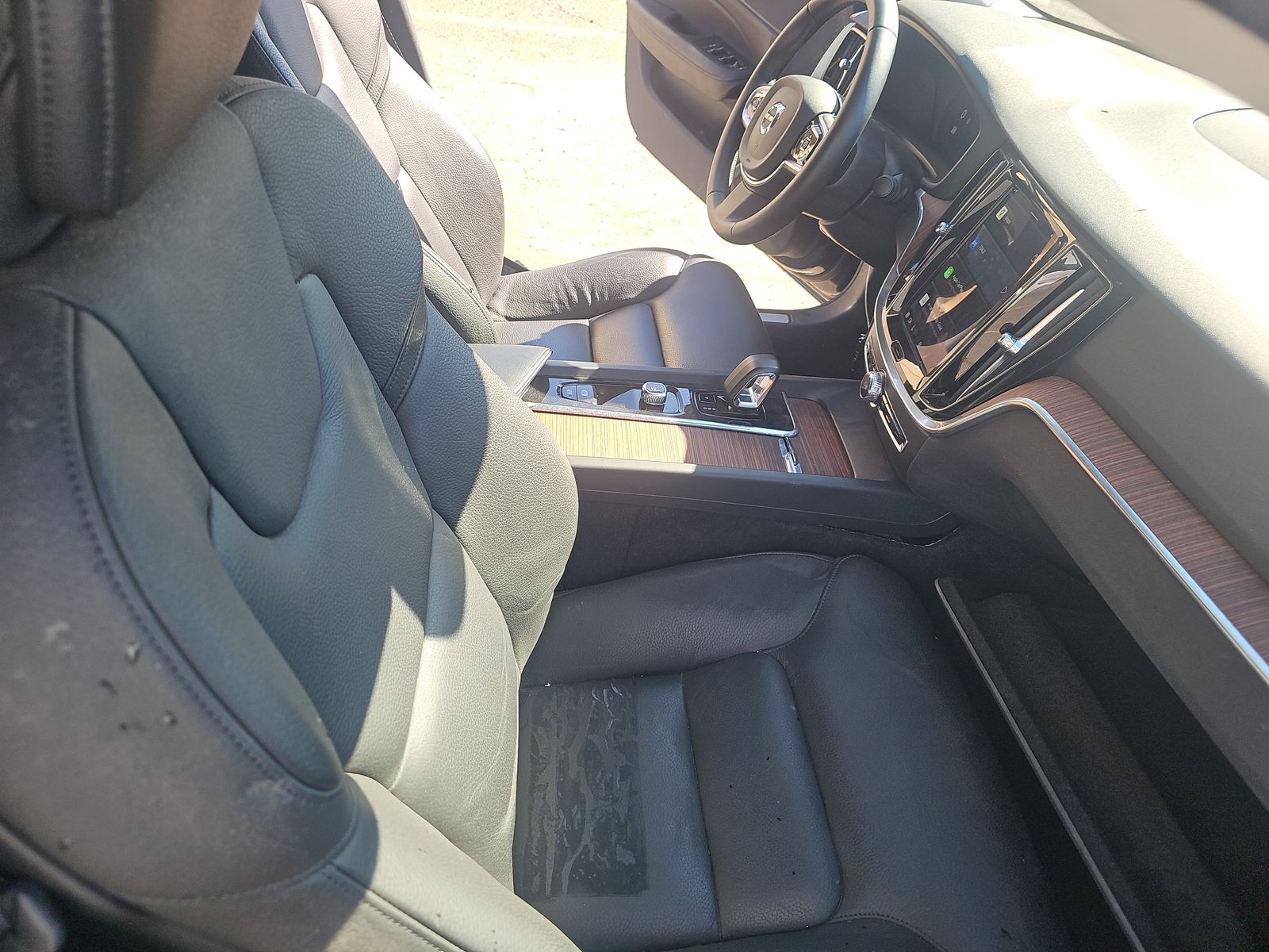 2024 Volvo S60 B5 Plus Dark Theme AWD