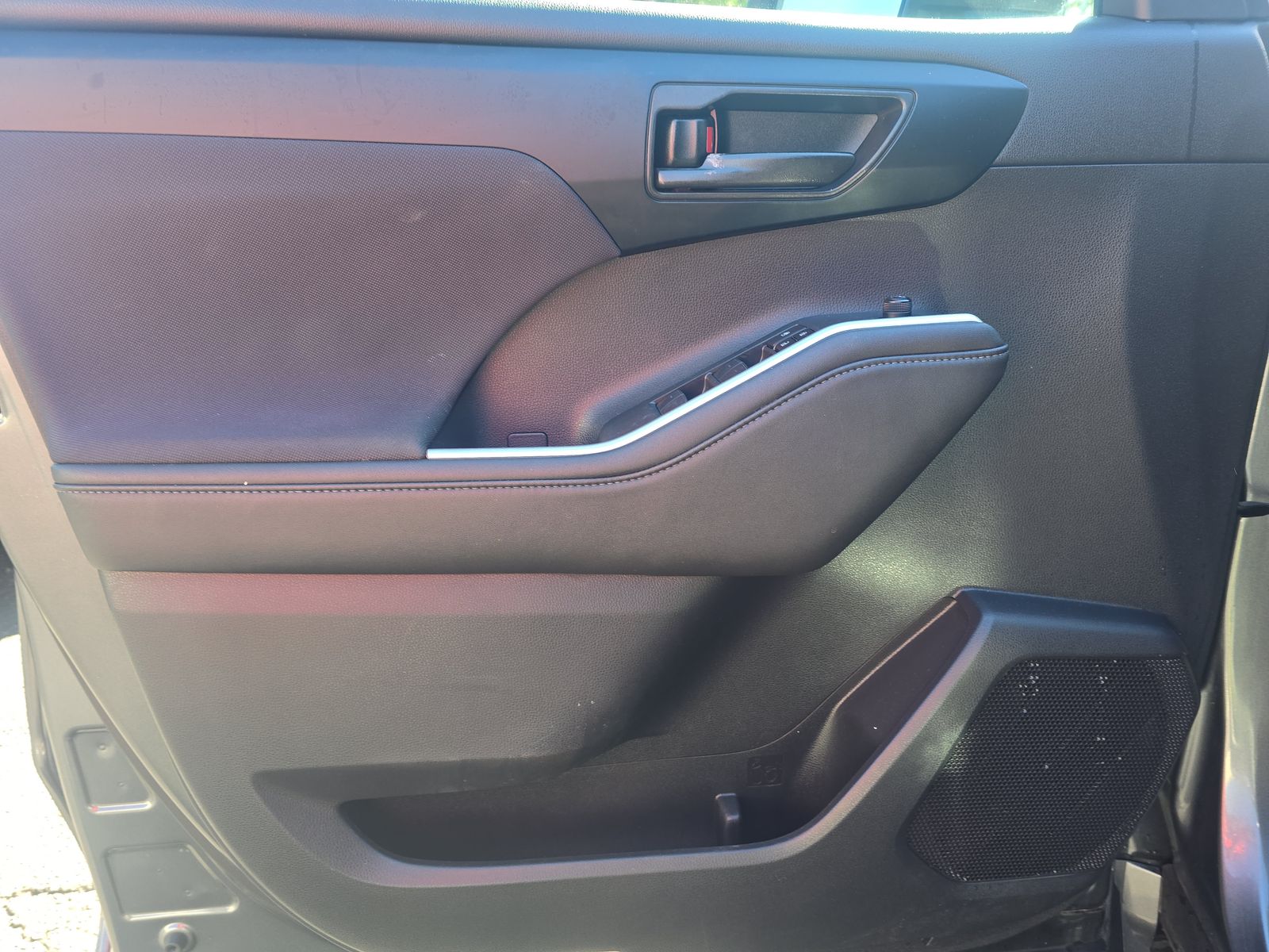 2023 Toyota Highlander Hybrid LE AWD