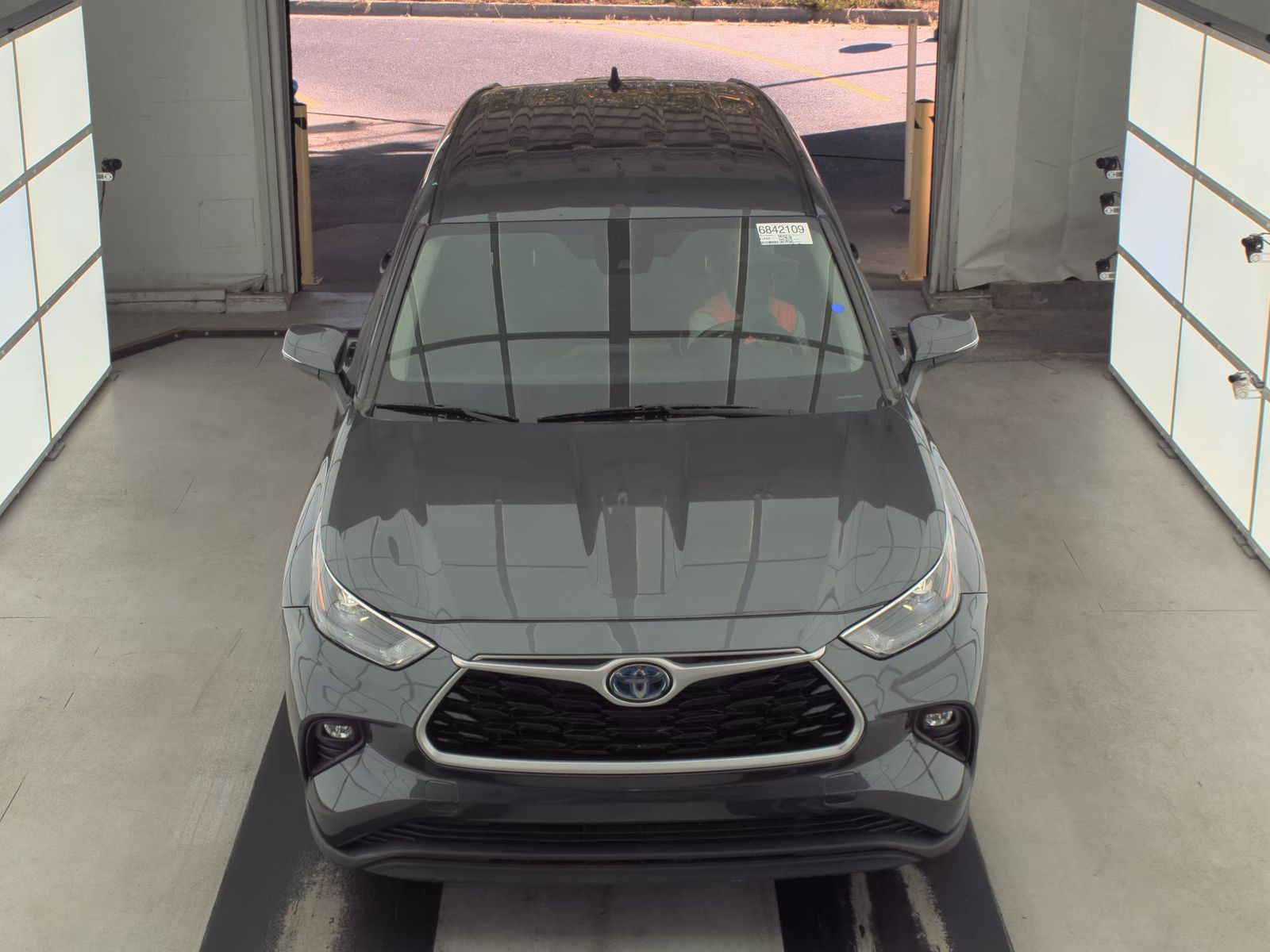 2023 Toyota Highlander Hybrid LE AWD