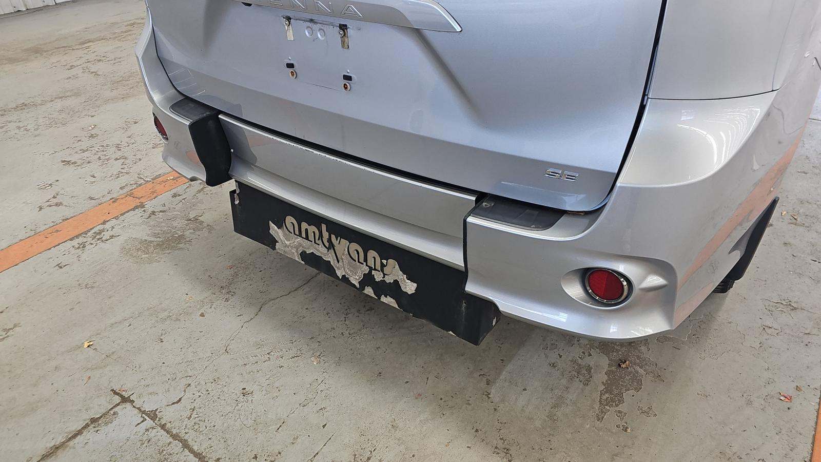 2020 Toyota Sienna SE FWD