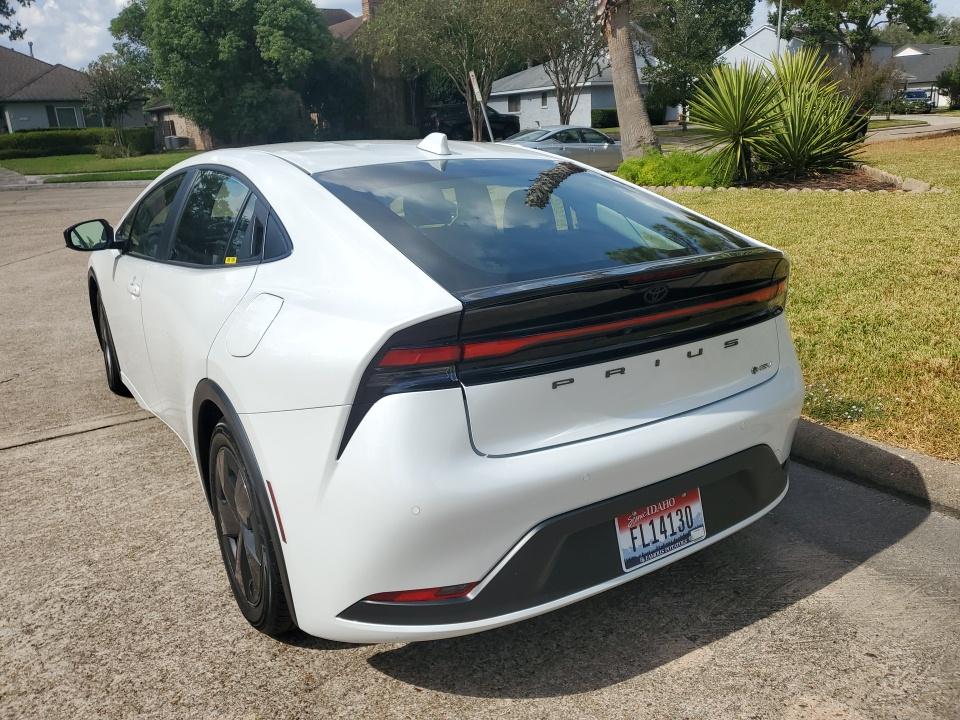 2025 Toyota Prius LE FWD