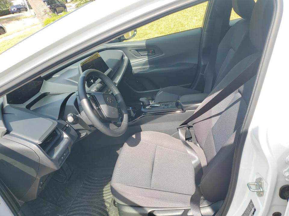 2025 Toyota Prius LE FWD