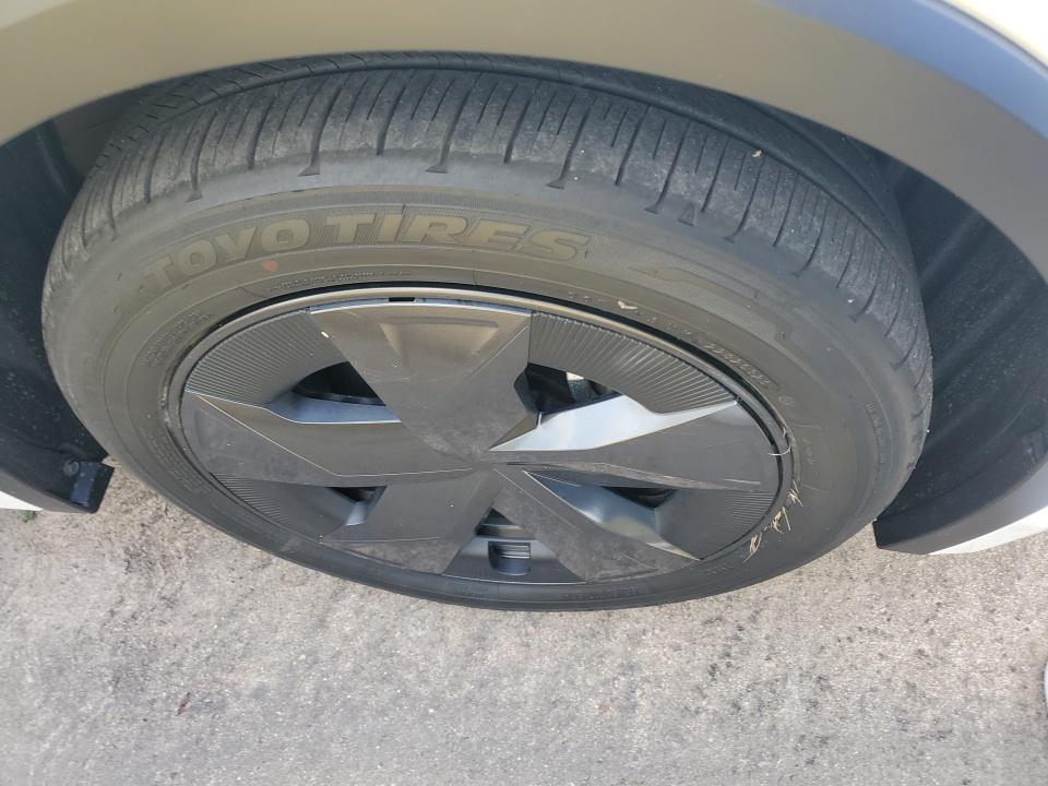 2025 Toyota Prius LE FWD