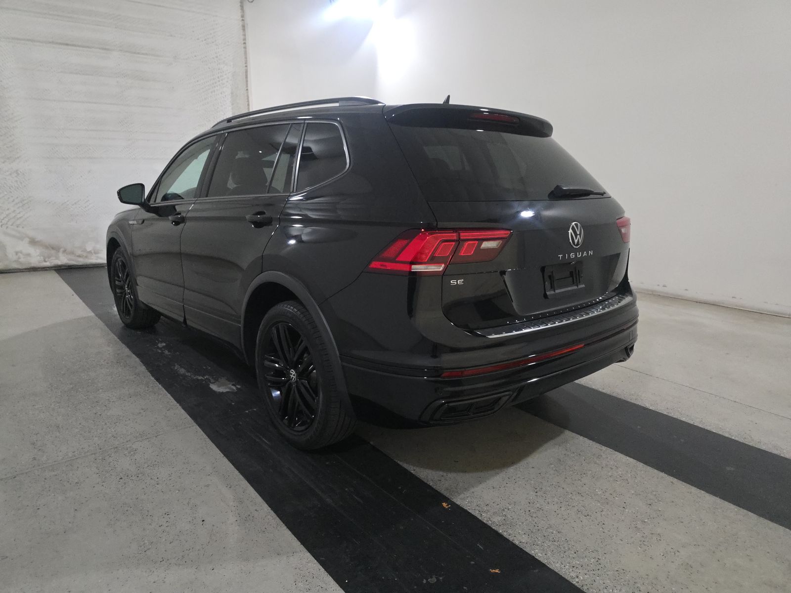 2022 Volkswagen Tiguan 2.0T SE R-Line Black FWD