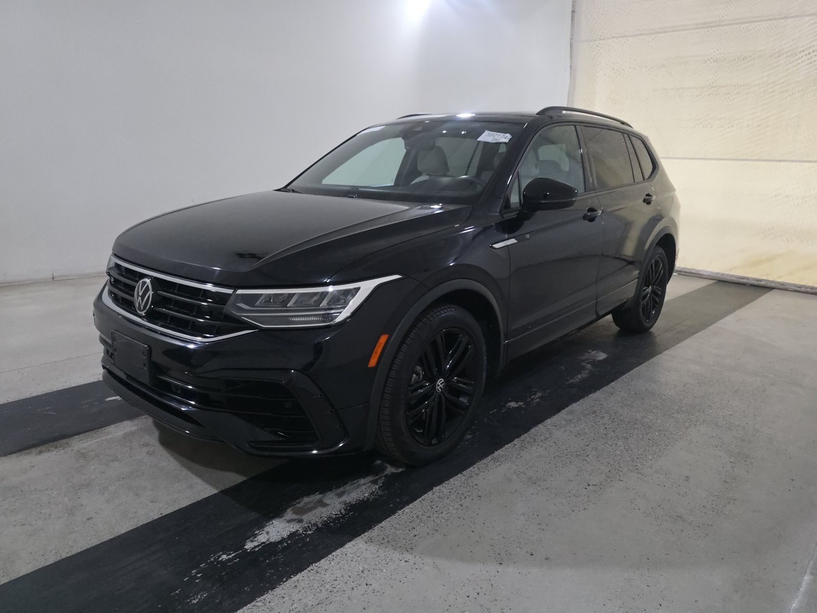 2022 Volkswagen Tiguan 2.0T SE R-Line Black FWD