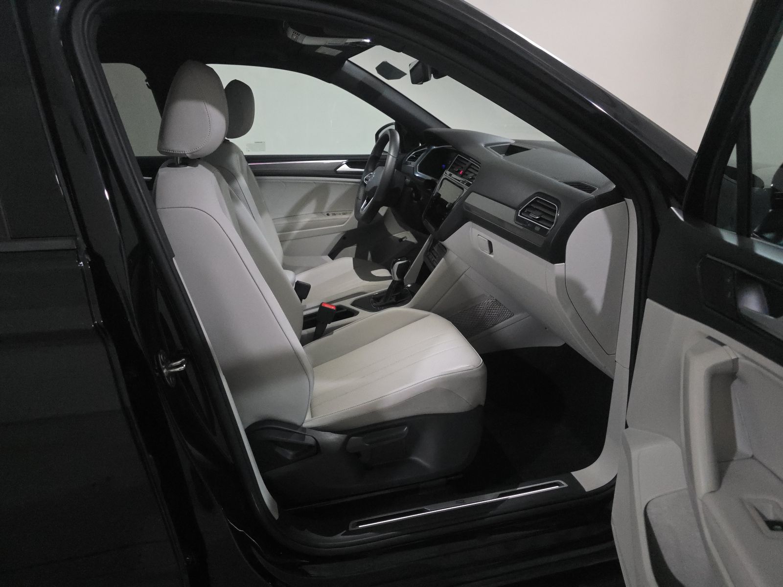 2022 Volkswagen Tiguan 2.0T SE R-Line Black FWD