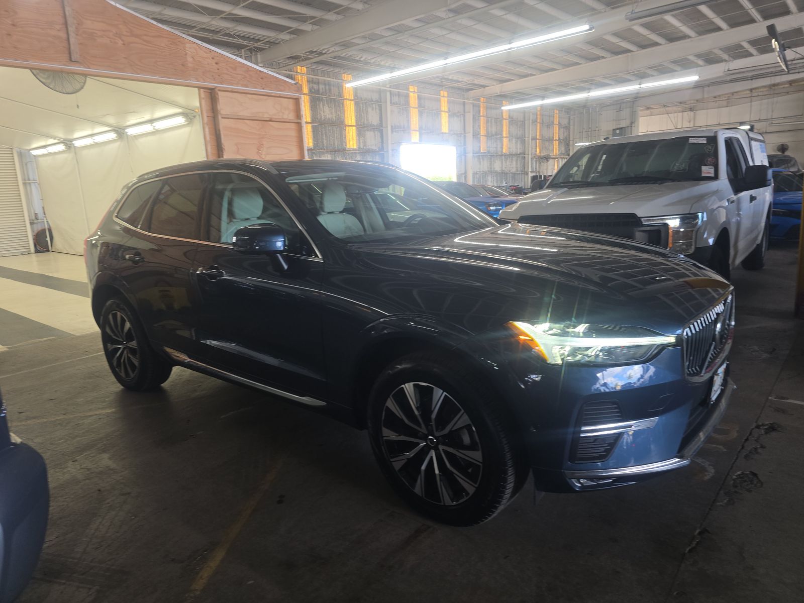 2023 Volvo XC60 B5 Plus FWD