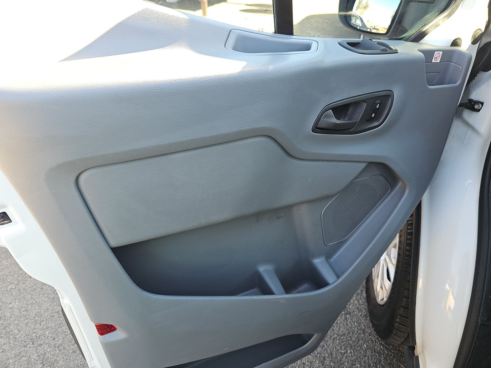 FORD TRANSIT 150 - 10