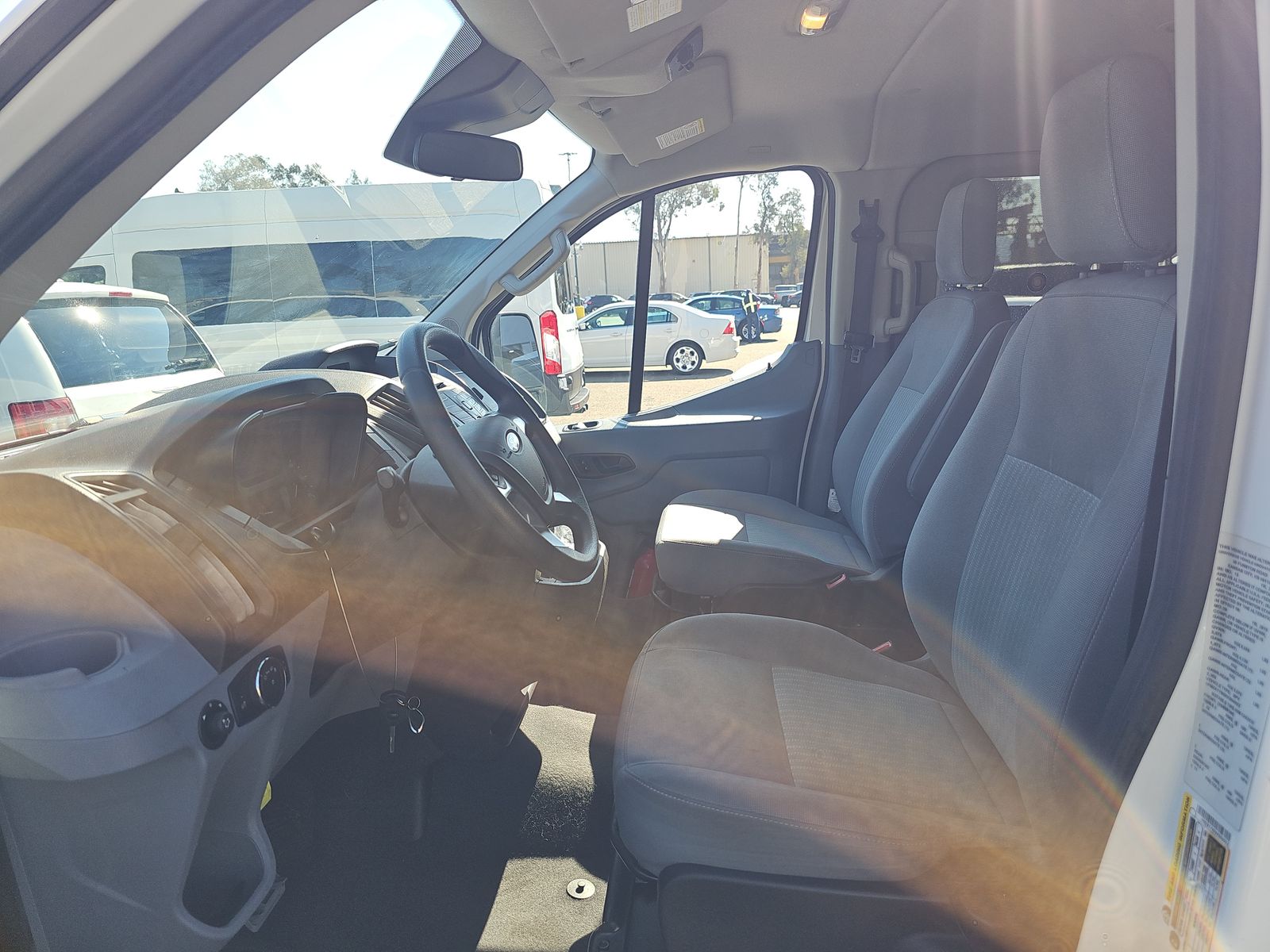 FORD TRANSIT 150 - 8