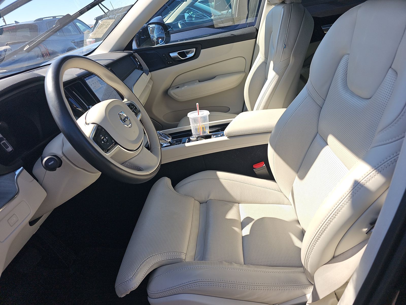 2024 Volvo XC60 B5 Ultimate AWD