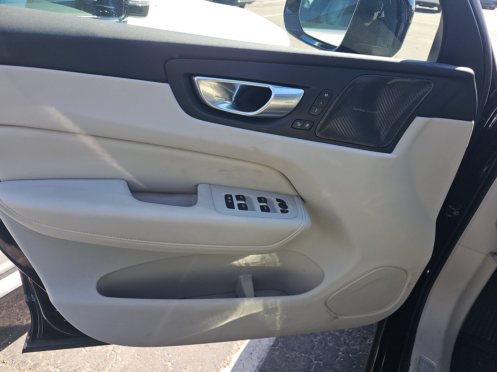 2024 Volvo XC60 B5 Ultimate AWD