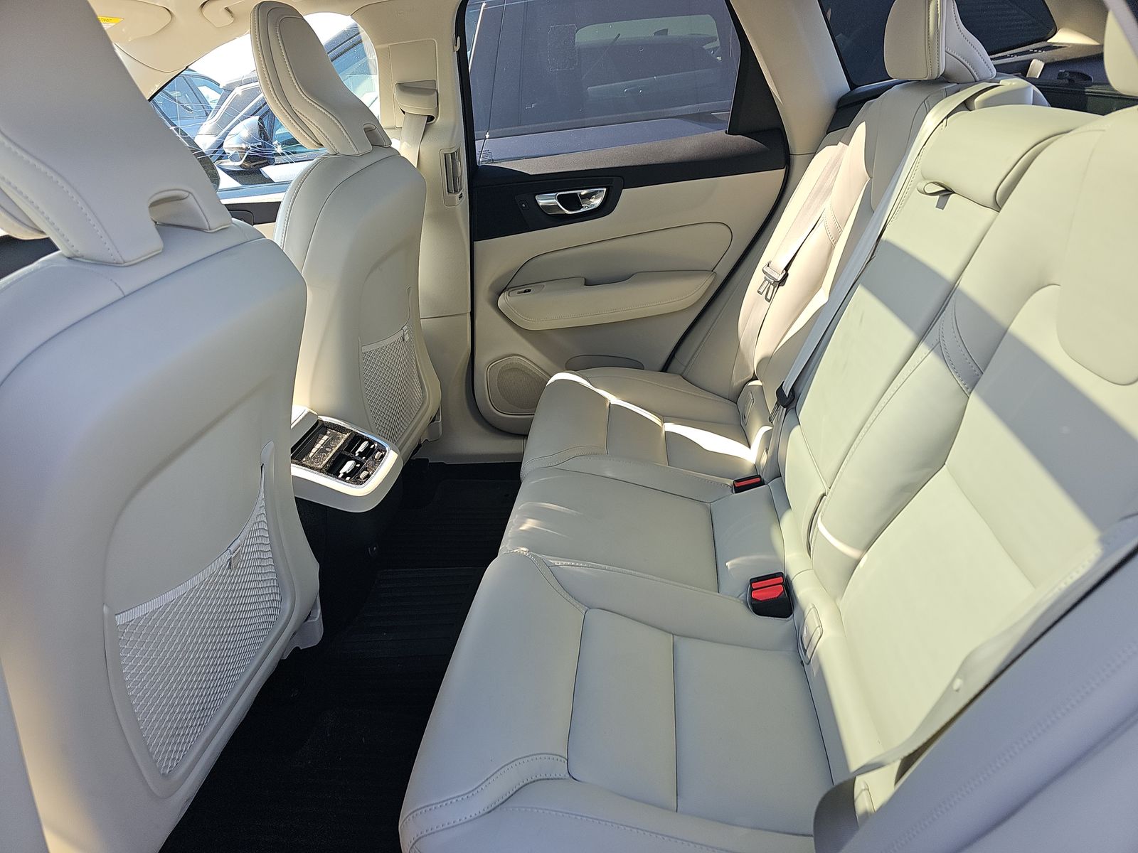 2024 Volvo XC60 B5 Ultimate AWD