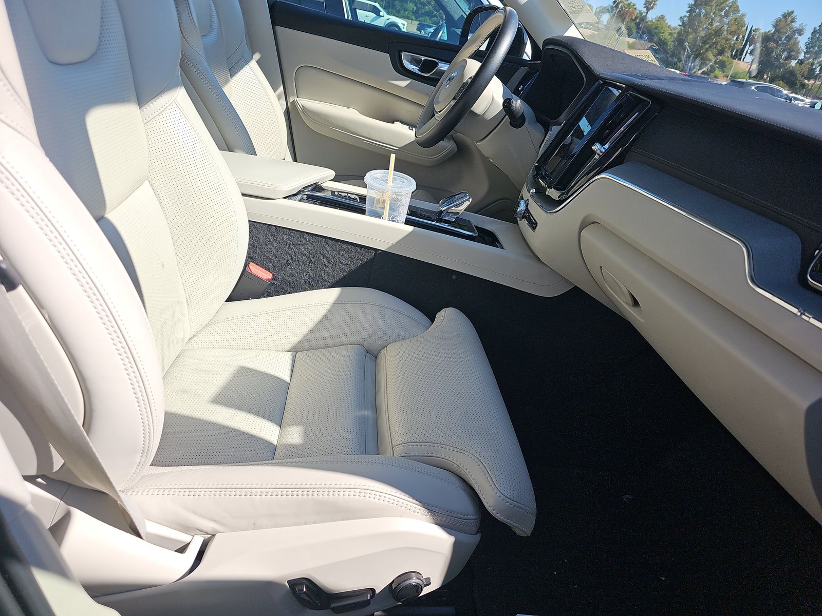 2024 Volvo XC60 B5 Ultimate AWD