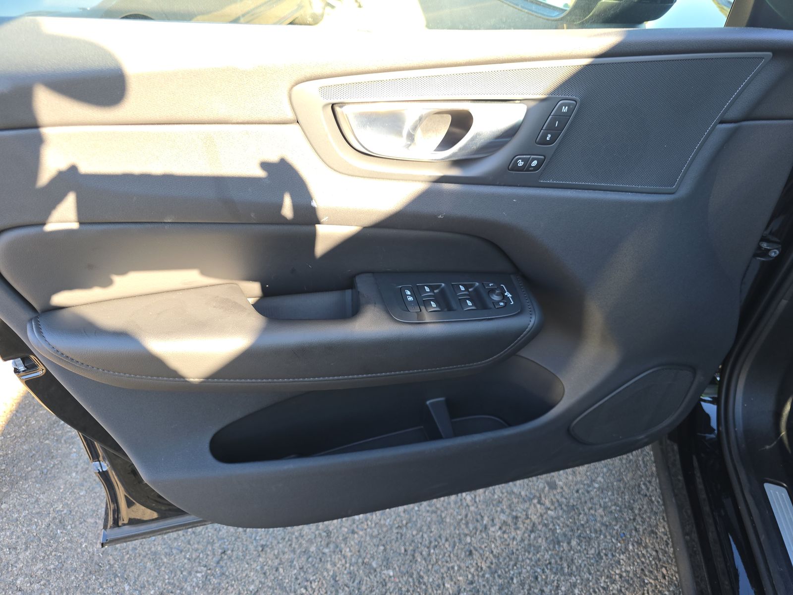 2025 Volvo XC60 B5 Plus AWD