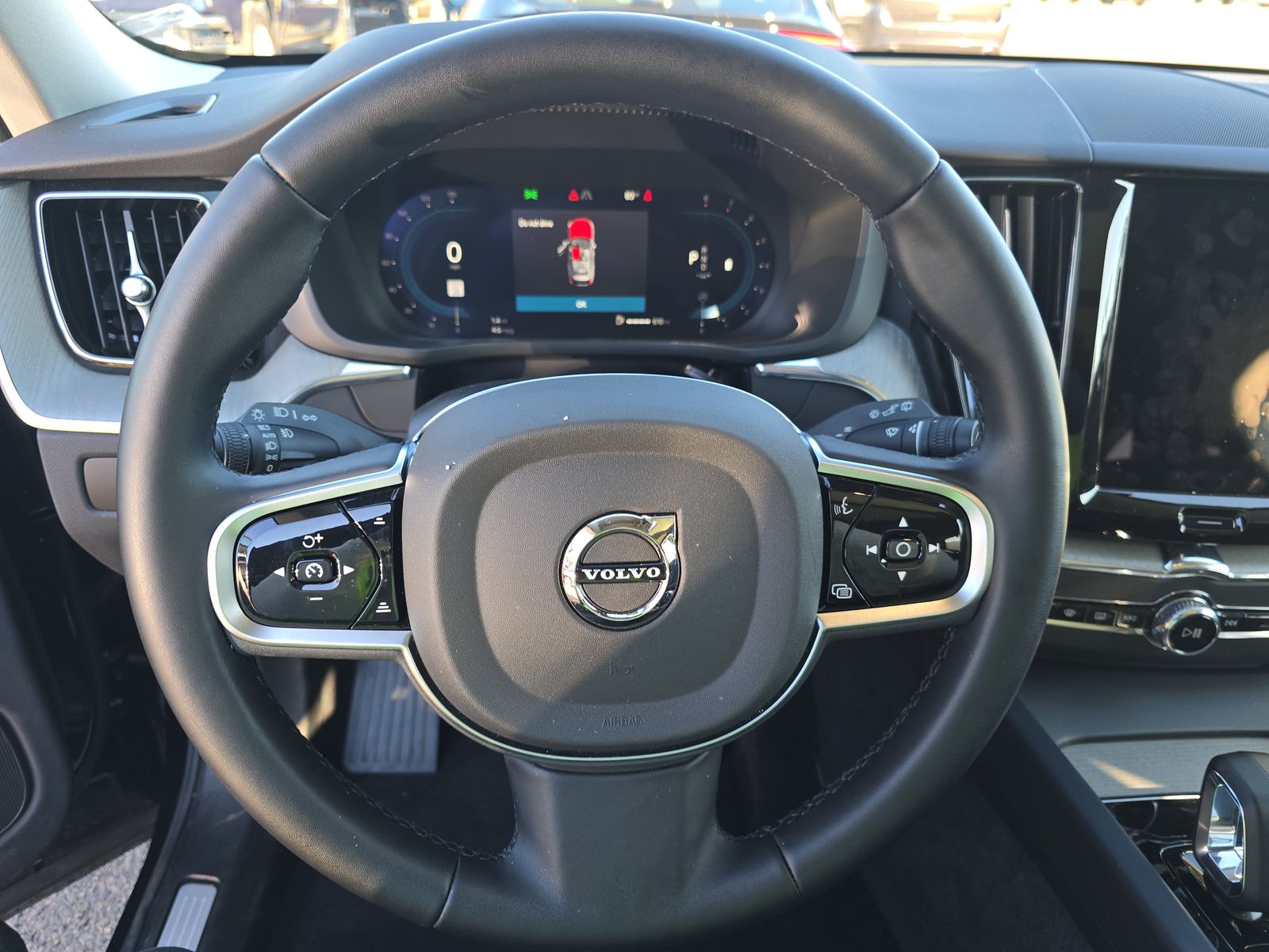 2025 Volvo XC60 B5 Plus AWD