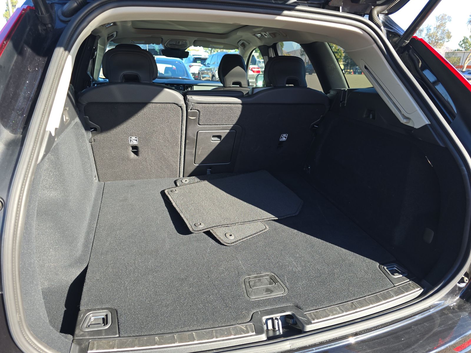 2025 Volvo XC60 B5 Plus AWD