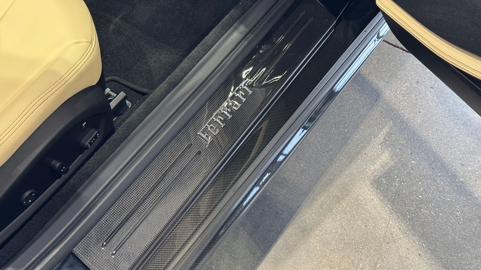 2021 Ferrari 812 GTS RWD