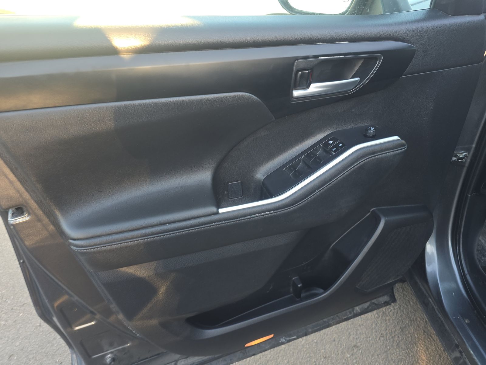 2023 Toyota Highlander XLE FWD