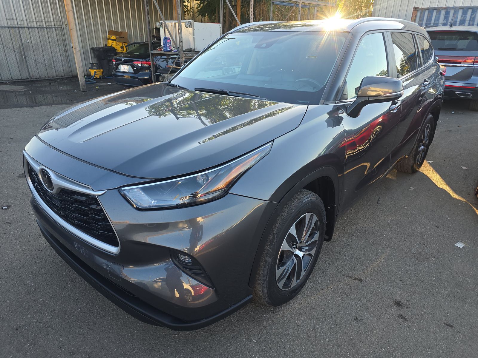 2023 Toyota Highlander XLE FWD