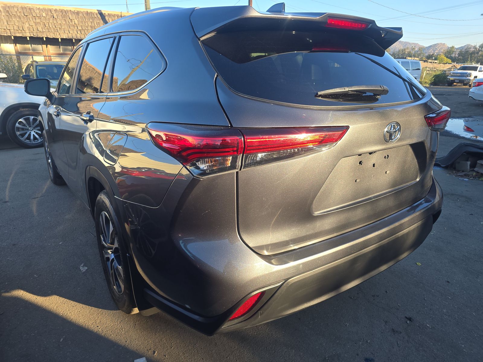 2023 Toyota Highlander XLE FWD