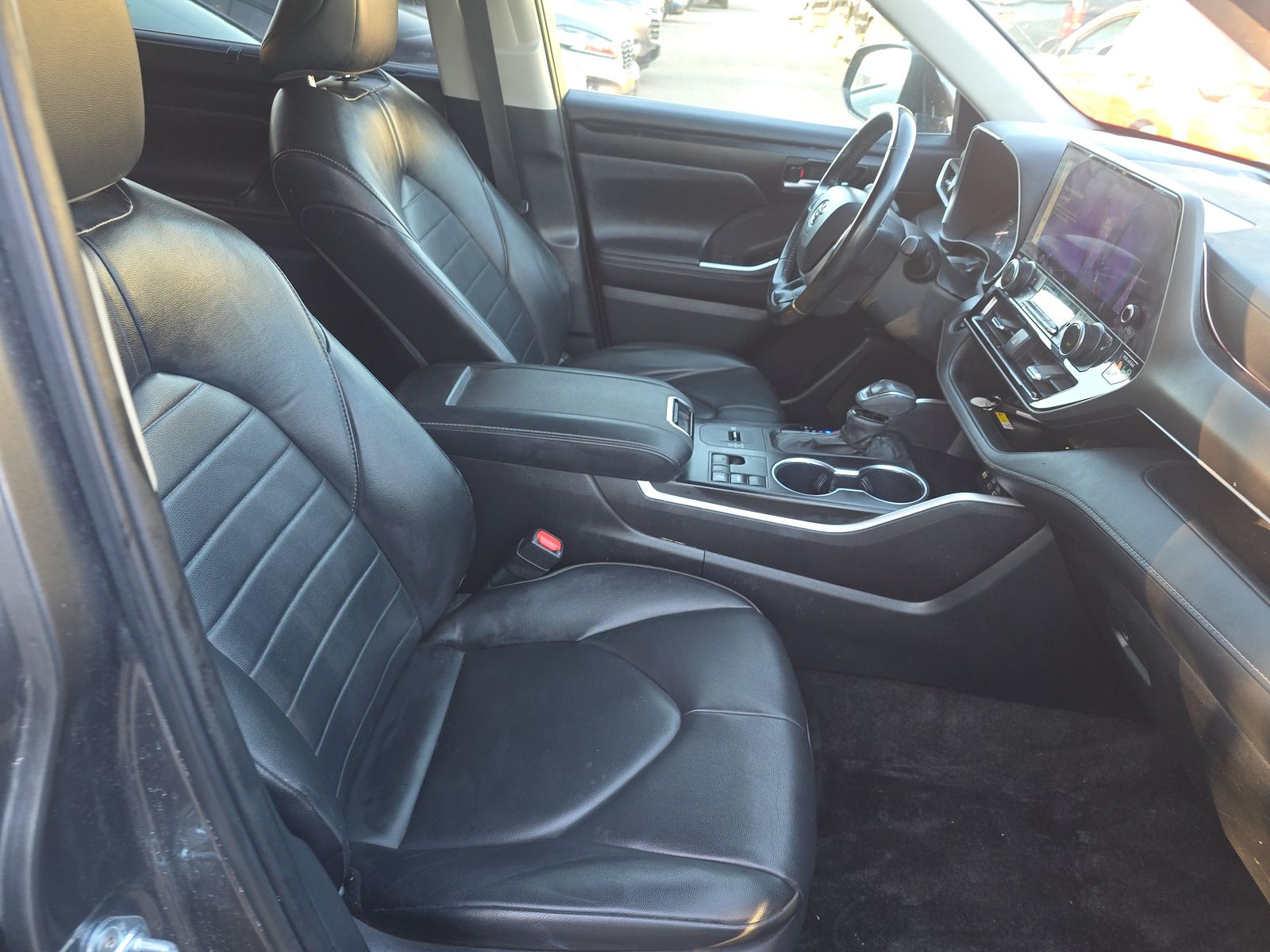 2023 Toyota Highlander XLE FWD