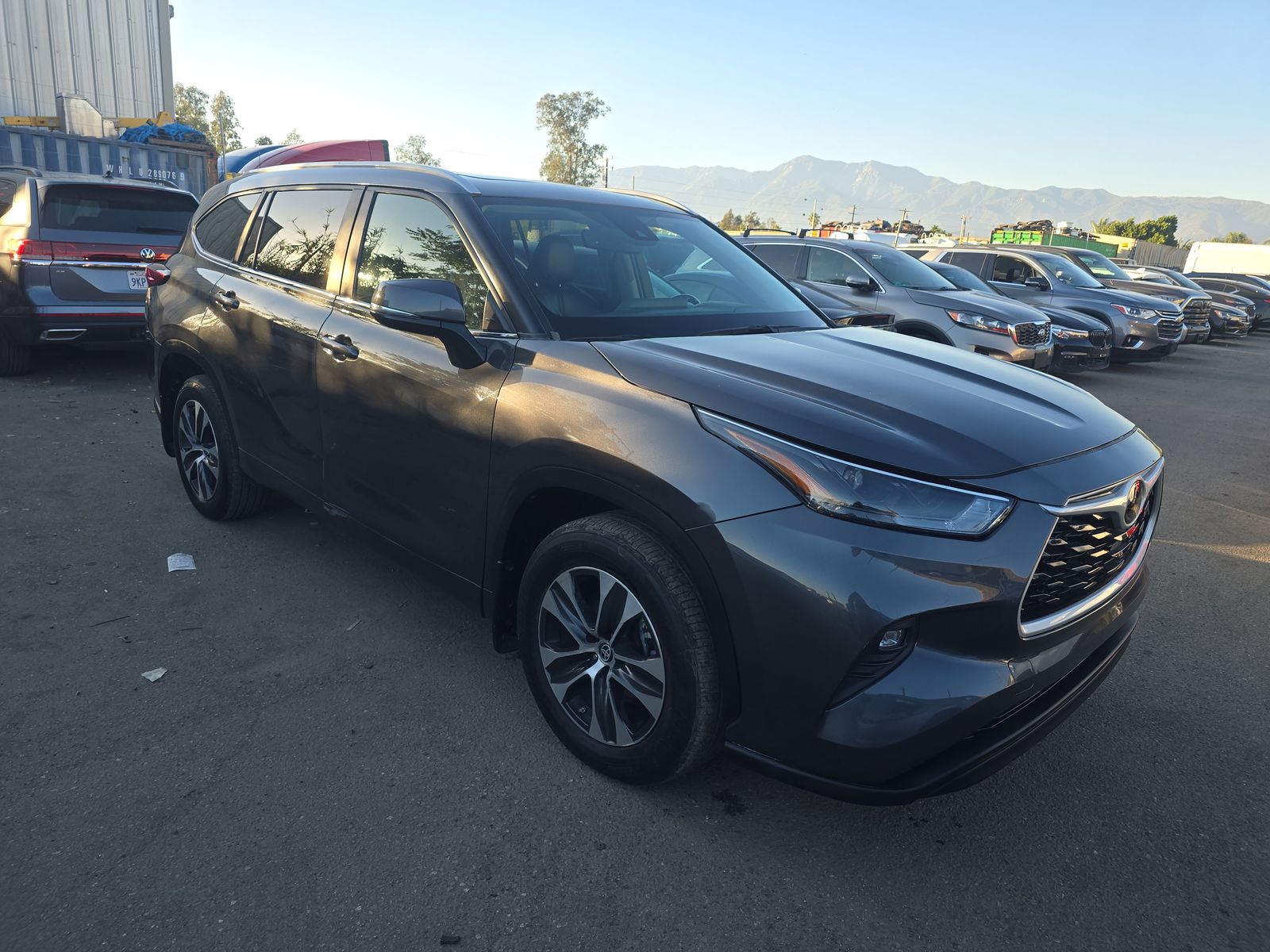 2023 Toyota Highlander XLE FWD