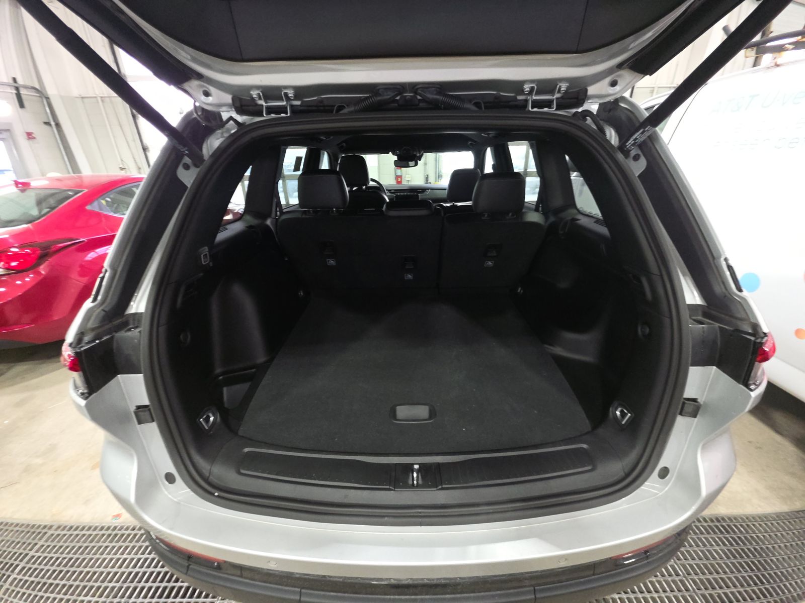 2024 Jeep Grand Cherokee Altitude AWD