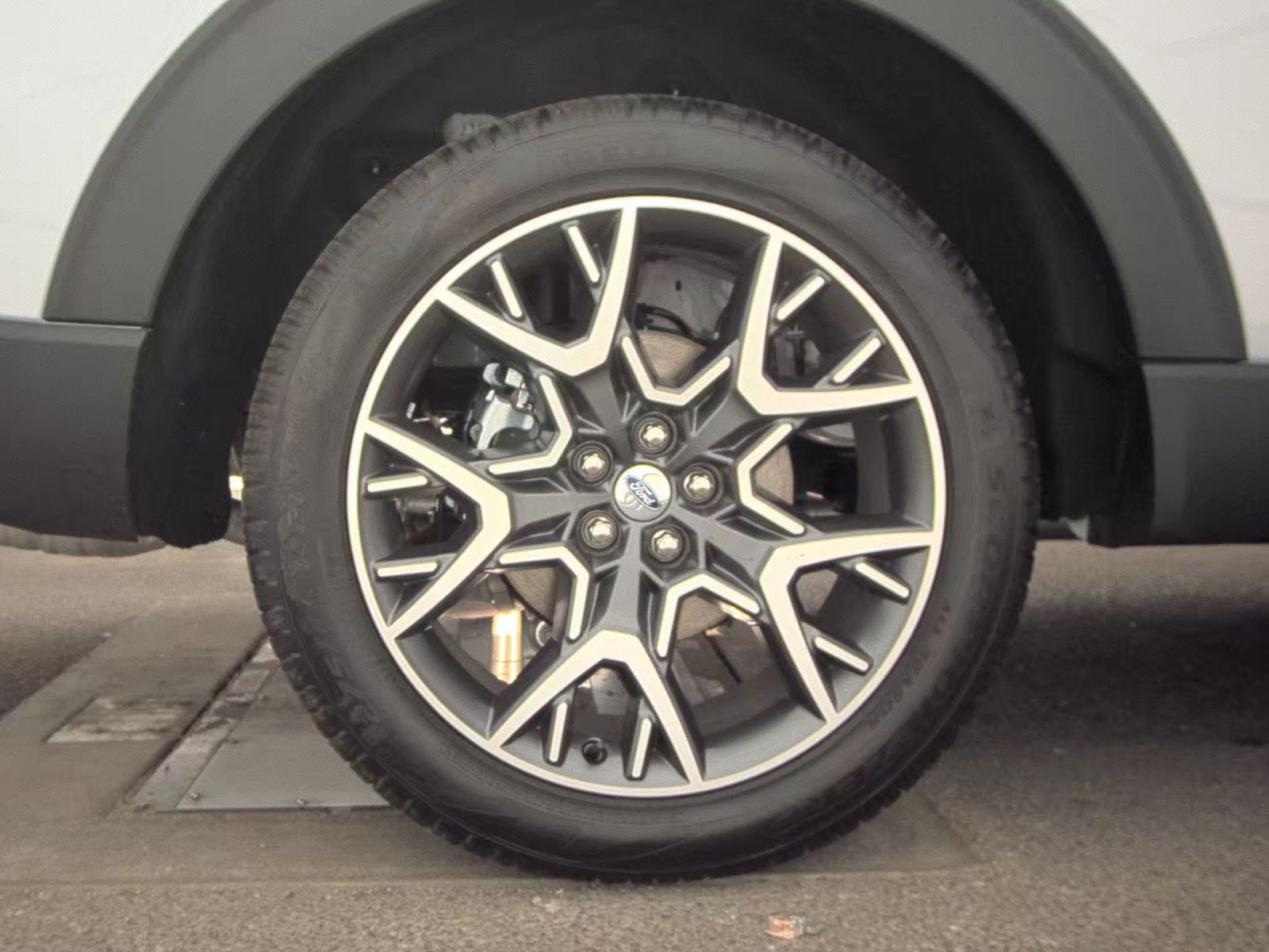 2025 Ford Explorer Platinum AWD