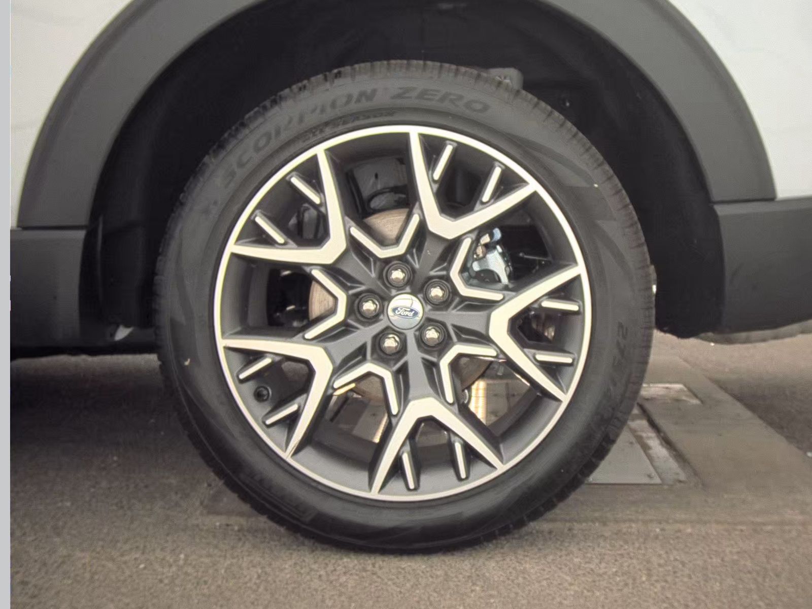 2025 Ford Explorer Platinum AWD