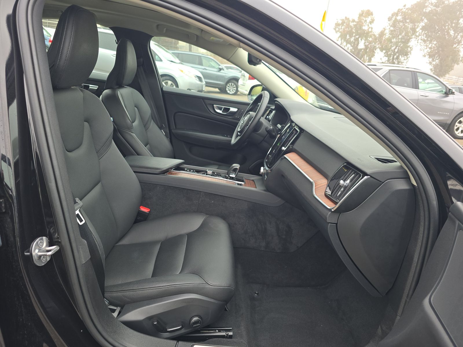 2025 Volvo S60 B5 Plus AWD