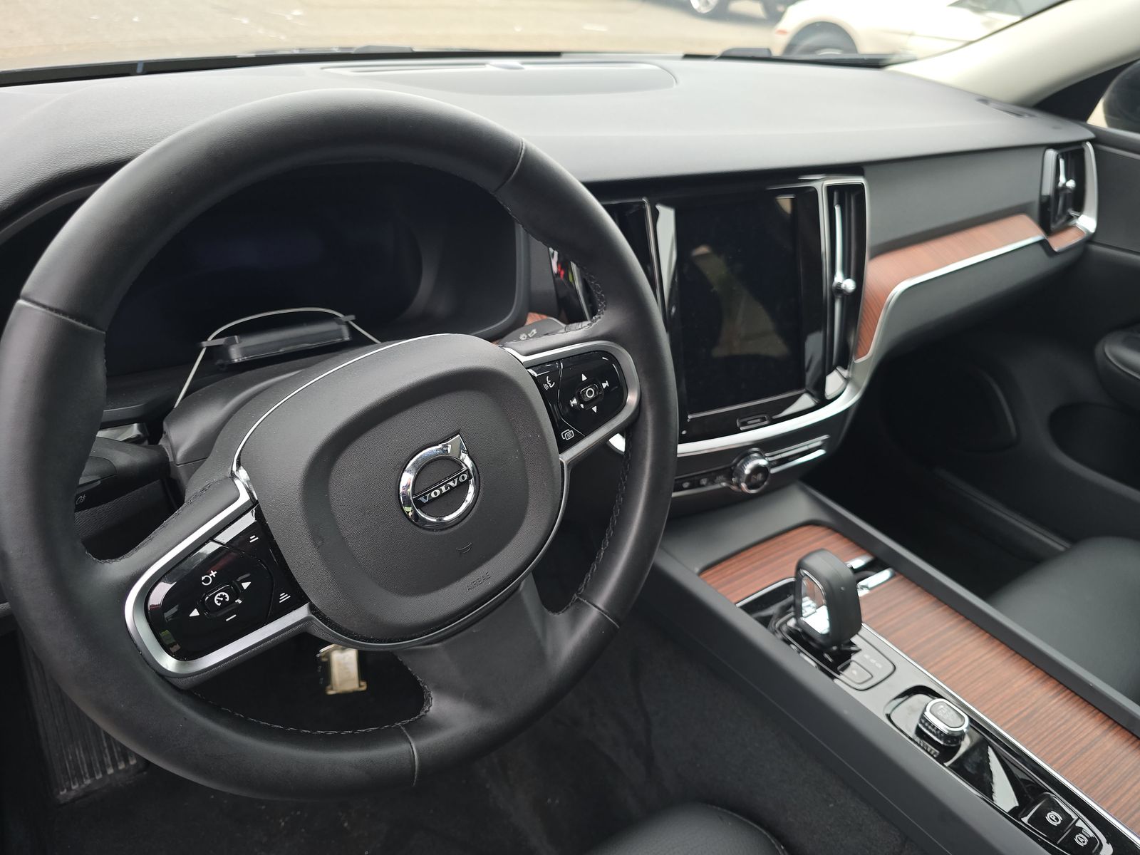 2025 Volvo S60 B5 Plus AWD