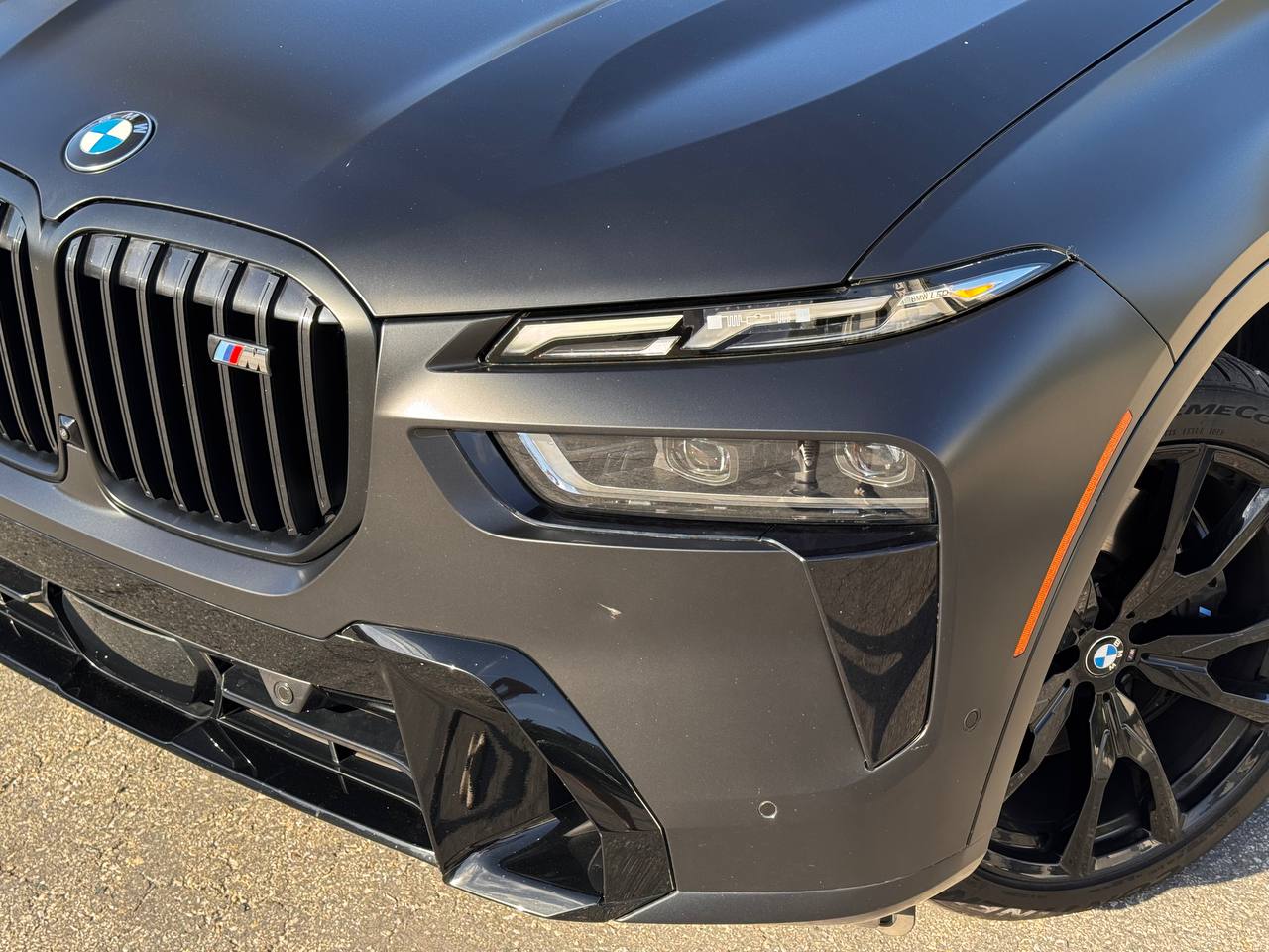 2023 BMW X7 M60i AWD